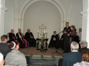 2016 áprilisa, a volt grófi kripta, ma ökomenikus kápolna megnyitó ünnepsége, beszédet mond: Sybill grófnő